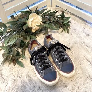 CONVERSE CTAS OX WOMENS SNEAKER SIZE 9 1279